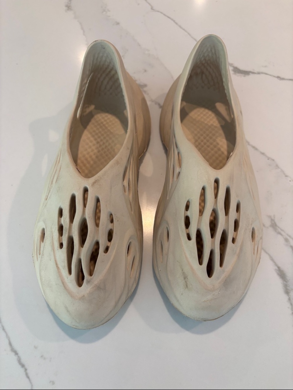 Men’s Slip-On Foam Runner in Beige